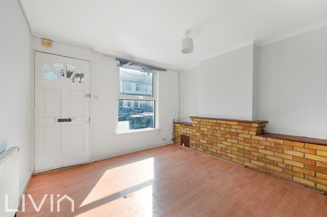 2 bed terraced house for sale in Gloucester Road, Croydon  - Property Image 2