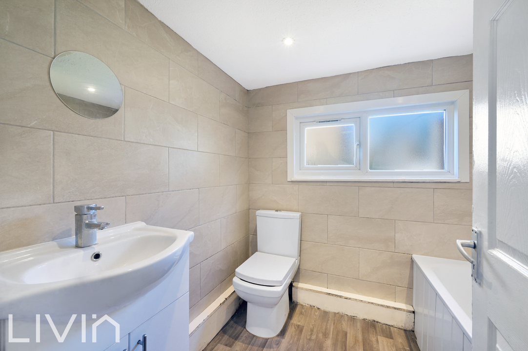 2 bed terraced house for sale in Gloucester Road, Croydon  - Property Image 6