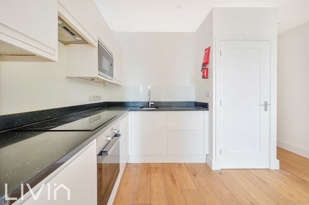 2 bed apartment to rent in High Street, Croydon 3