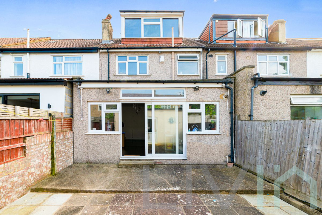 5 bed terraced house for sale in Greenock Road, Streatham 4