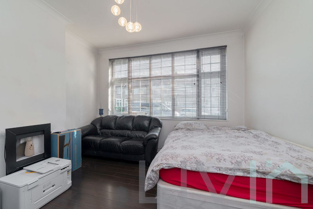 5 bed terraced house for sale in Greenock Road, Streatham 6