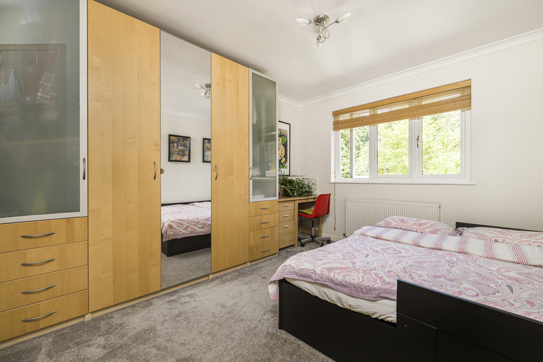 3 bed semi-detached house for sale in Raglan Court, South Croydon  - Property Image 10