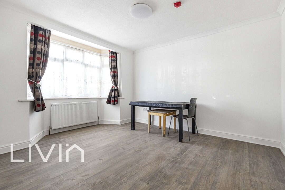 6 bed terraced house to rent in Hobart Gardens, Thornton Heath 6