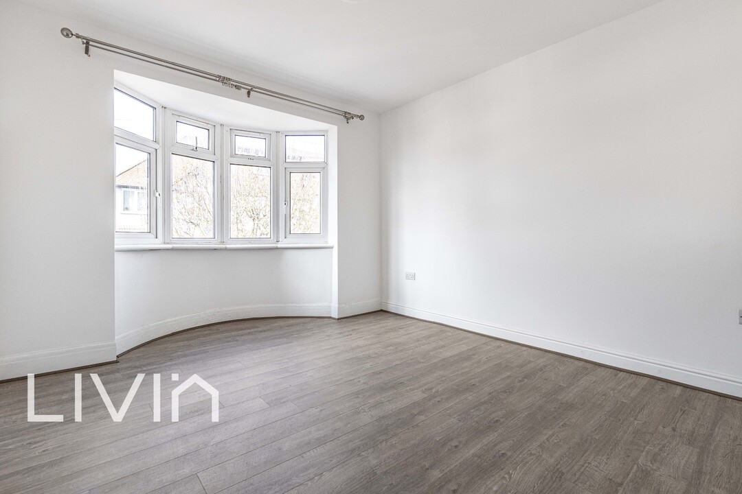 6 bed terraced house to rent in Hobart Gardens, Thornton Heath 4