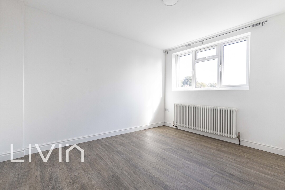 6 bed terraced house to rent in Hobart Gardens, Thornton Heath 9