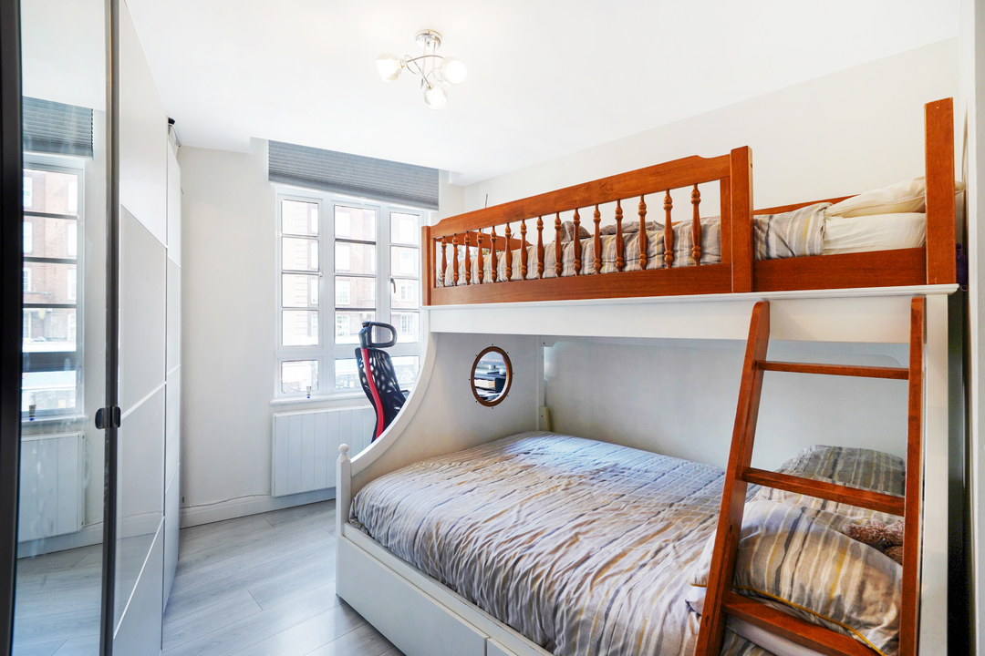 2 bed apartment for sale in Streatham Hill, London 4