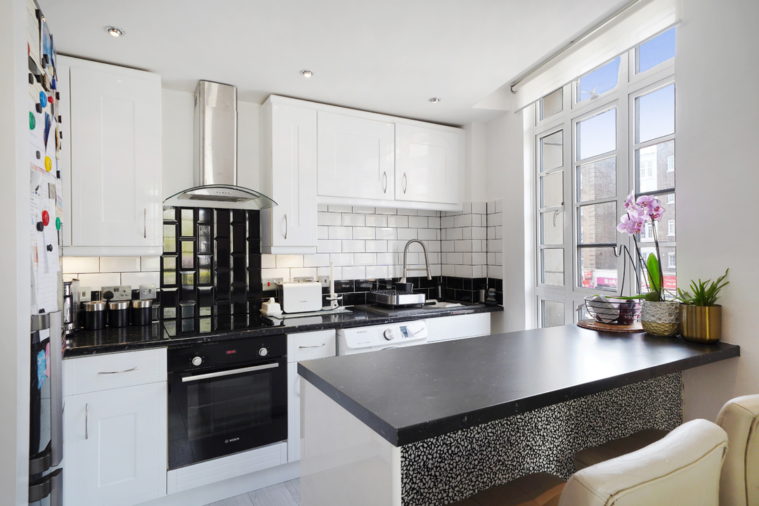 2 bed apartment for sale in Streatham Hill, London - Property Image 1