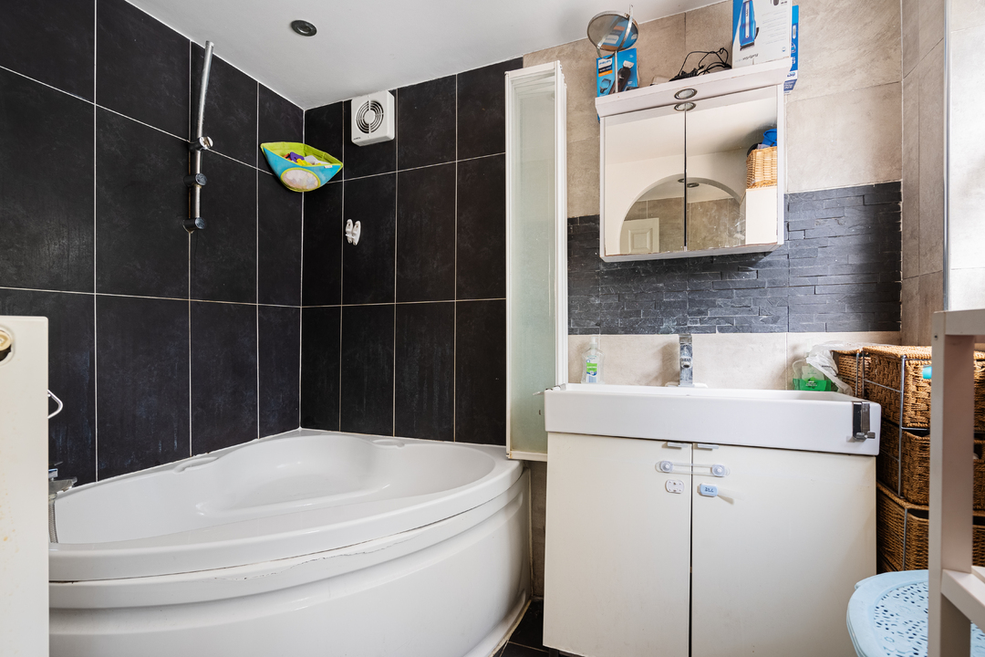 2 bed terraced house for sale in Guildford Road, Croydon  - Property Image 9