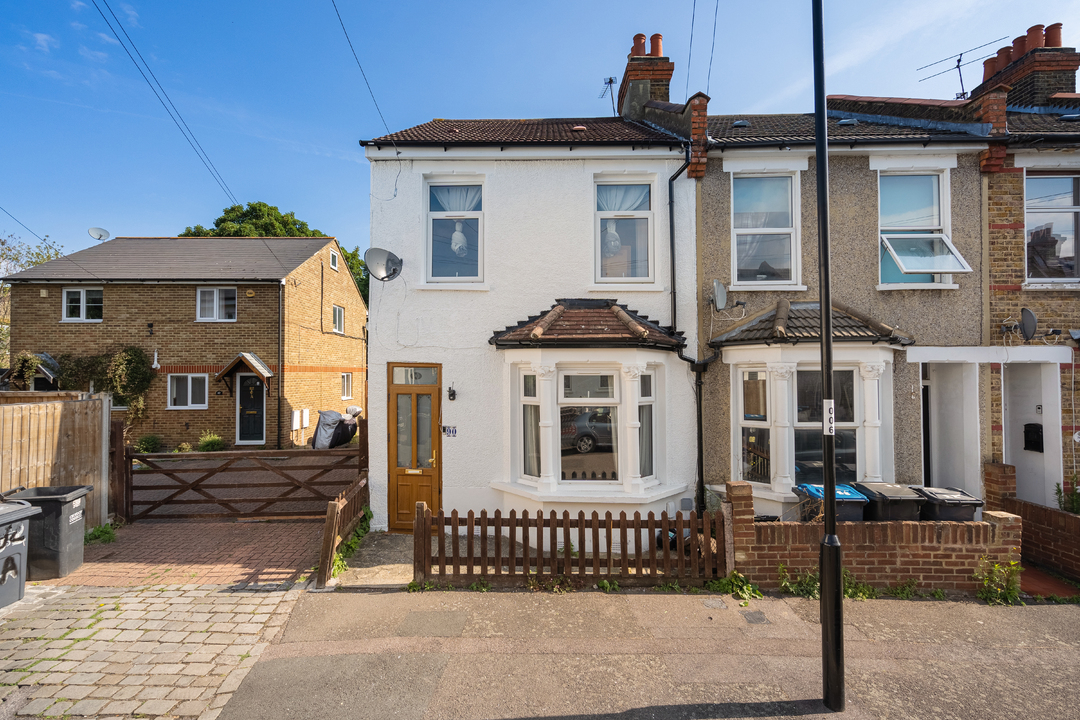 2 bed terraced house for sale in Guildford Road, Croydon - Property Image 1