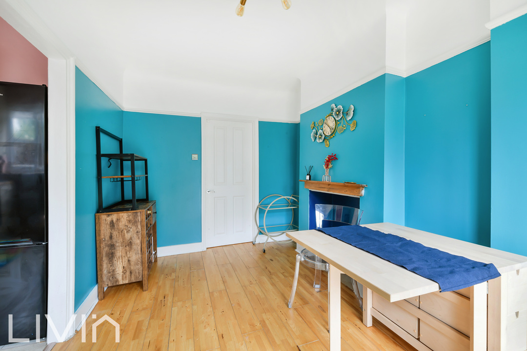 3 bed end of terrace house to rent in Estcourt Road, London 5