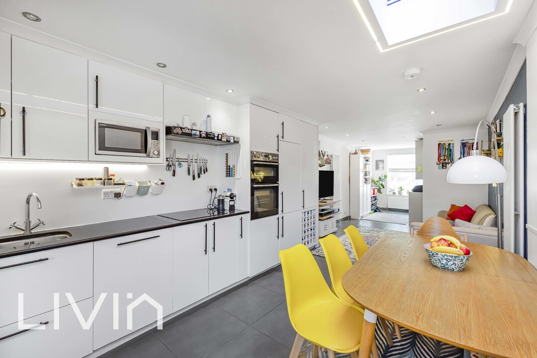 3 bed end of terrace house for sale in Canterbury Road, Croydon 5