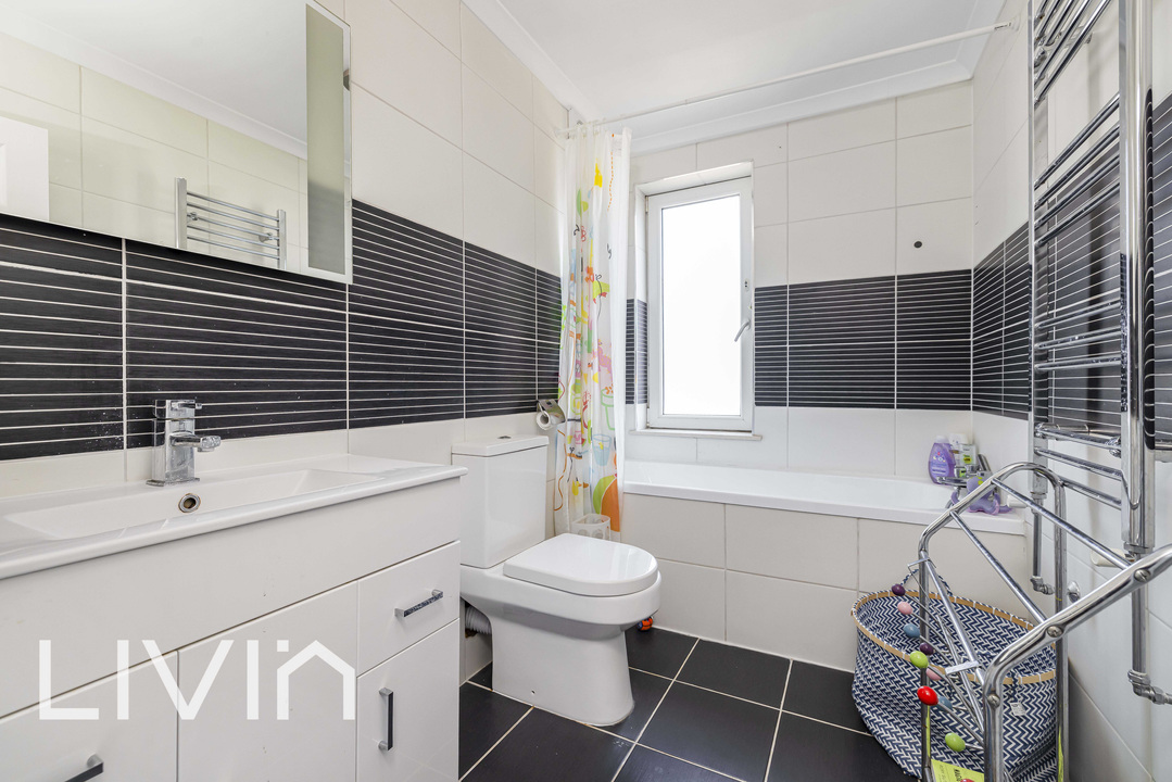 3 bed end of terrace house for sale in Canterbury Road, Croydon 11