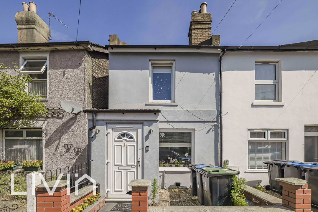 3 bed end of terrace house for sale in Canterbury Road, Croydon, CR0
