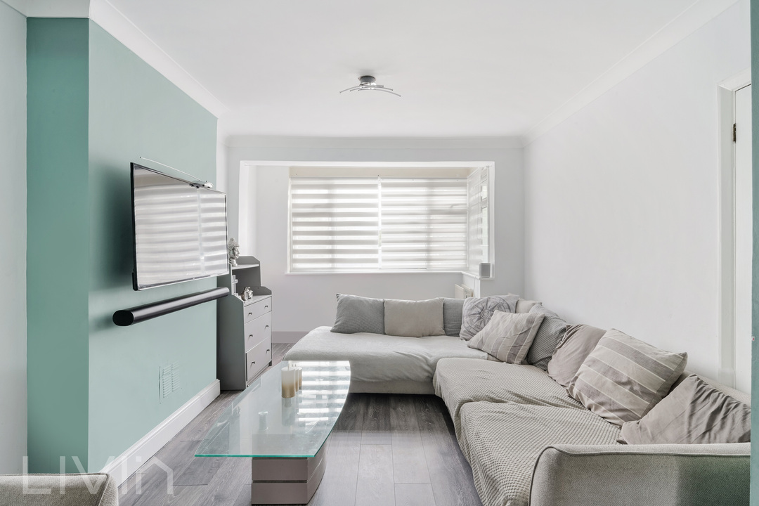 3 bed terraced house for sale in Chilmark Road, London 4