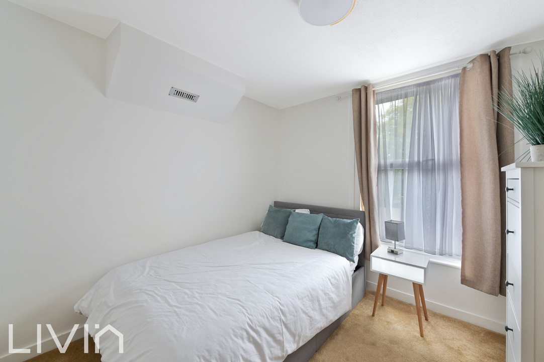 2 bed terraced house for sale in West Street, Croydon 9