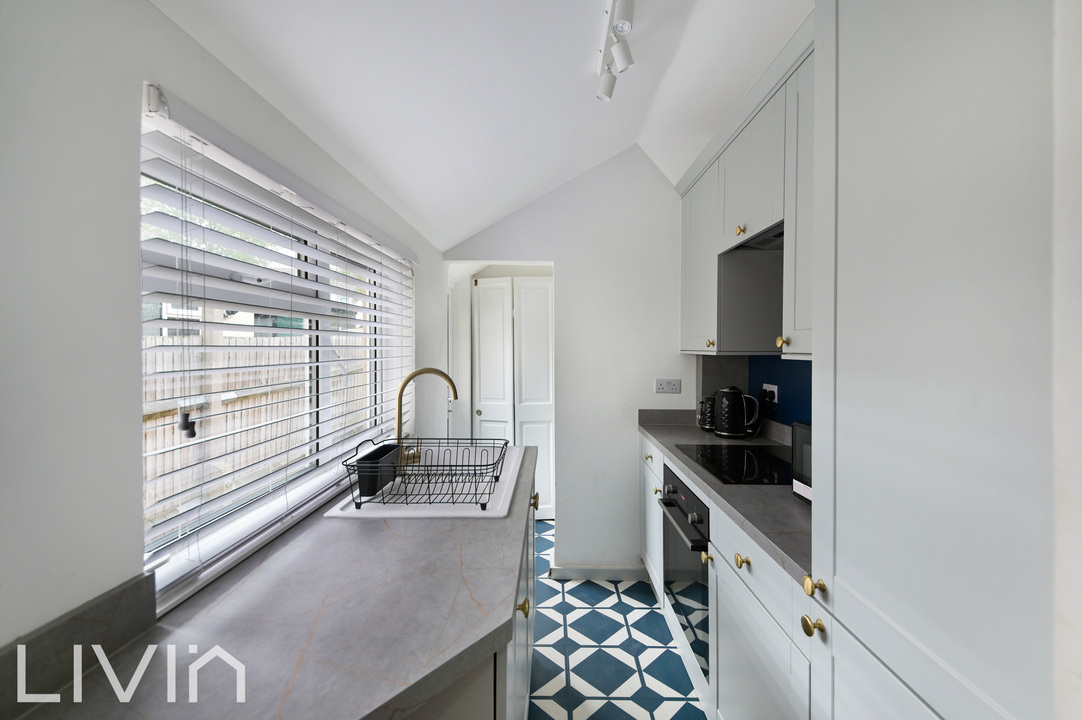 2 bed terraced house for sale in West Street, Croydon 4