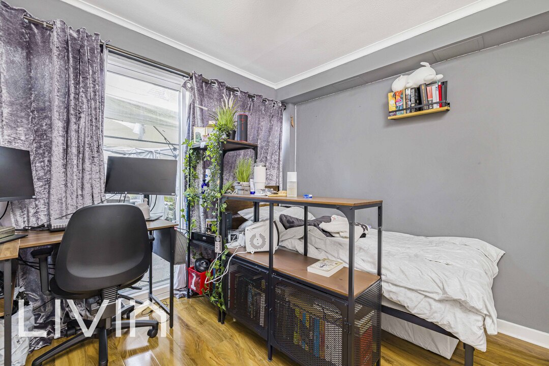 4 bed town house for sale in Willow Mount, Croydon 12