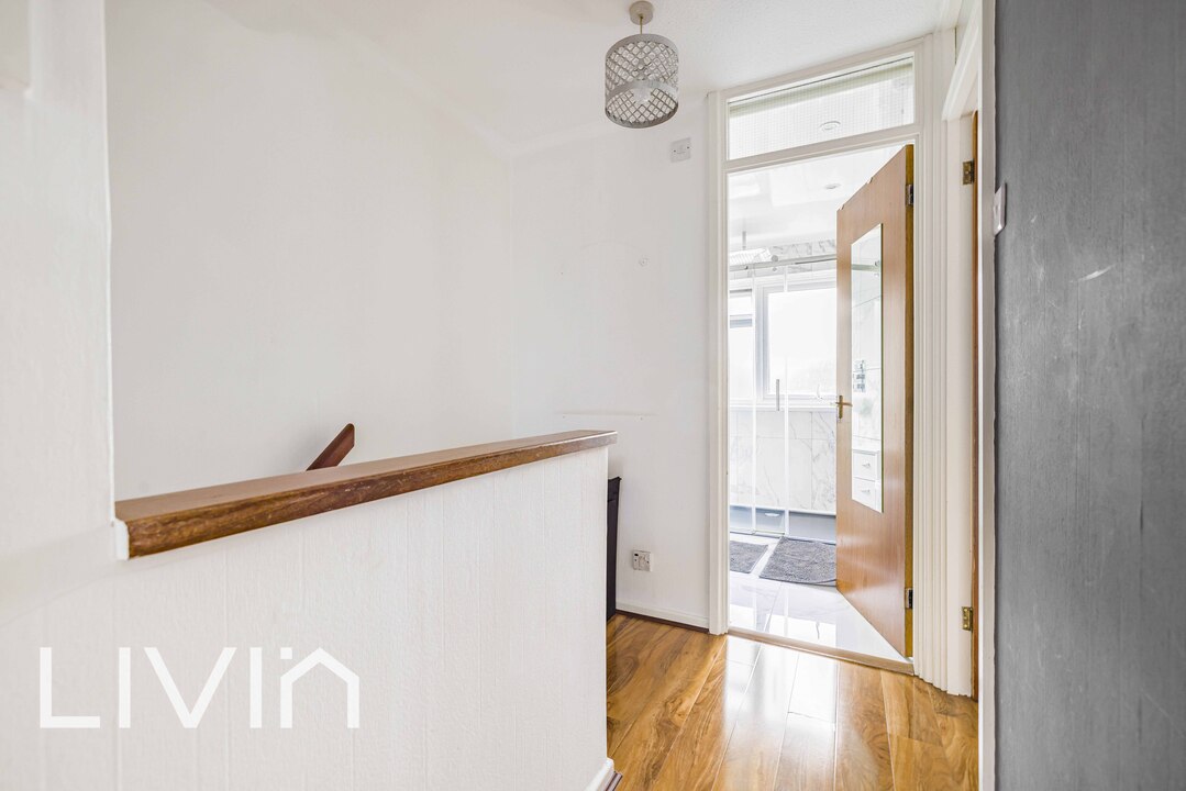 4 bed town house for sale in Willow Mount, Croydon 19