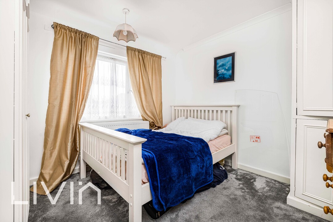 4 bed semi-detached house for sale in Bothwell Road, Croydon  - Property Image 11