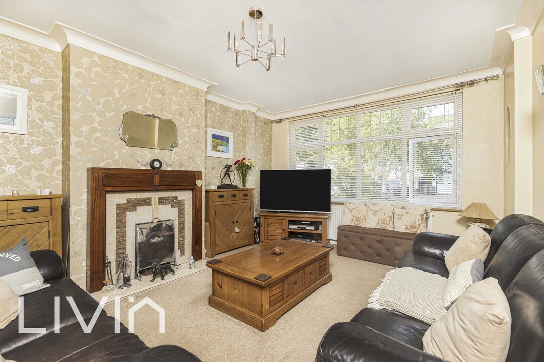 4 bed semi-detached house for sale in Salcott Road, Croydon  - Property Image 14