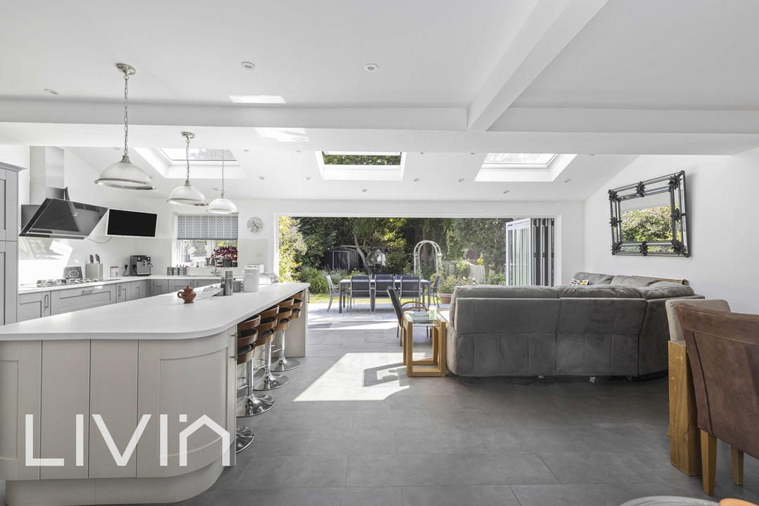 4 bed semi-detached house for sale in Salcott Road, Croydon  - Property Image 1
