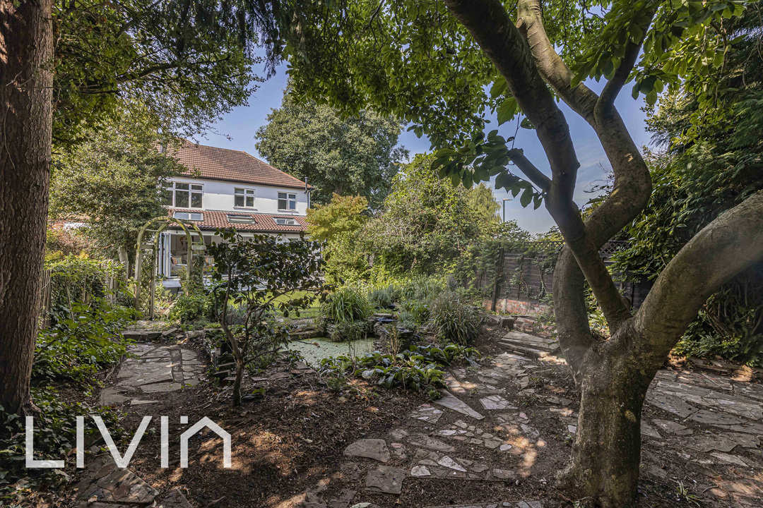 4 bed semi-detached house for sale in Salcott Road, Croydon  - Property Image 13