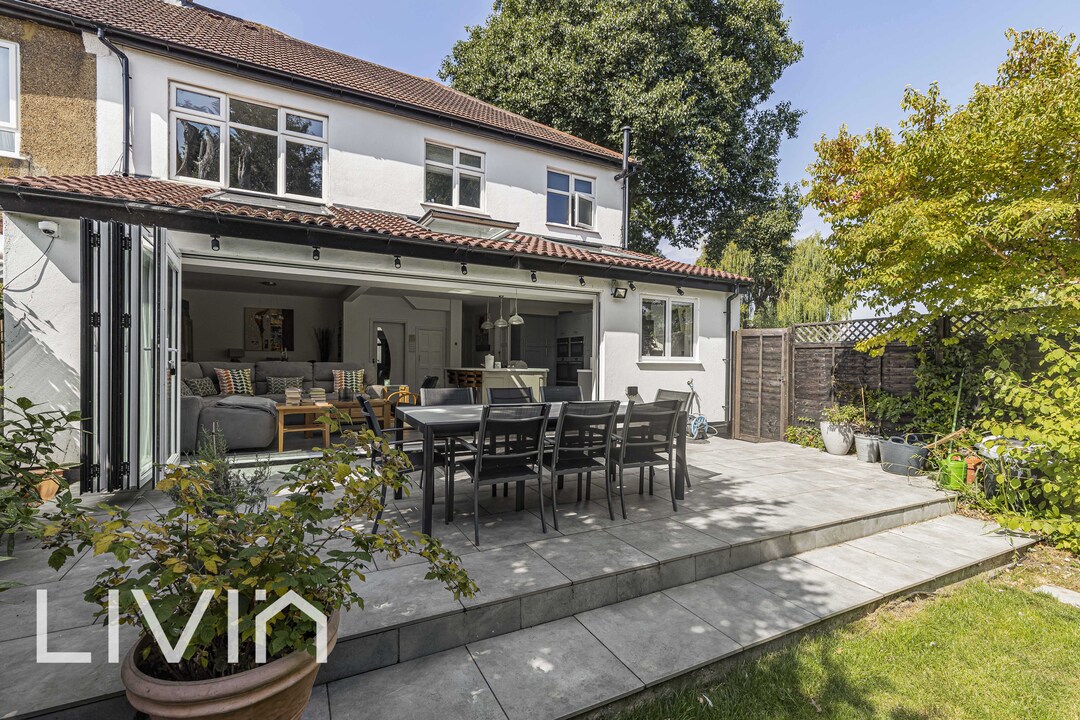 4 bed semi-detached house for sale in Salcott Road, Croydon  - Property Image 10