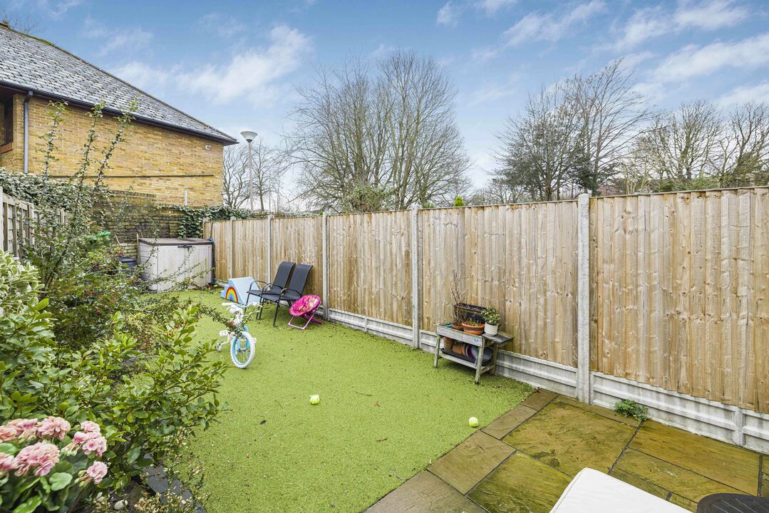 2 bed terraced house for sale in Cornwall Road, Croydon 8