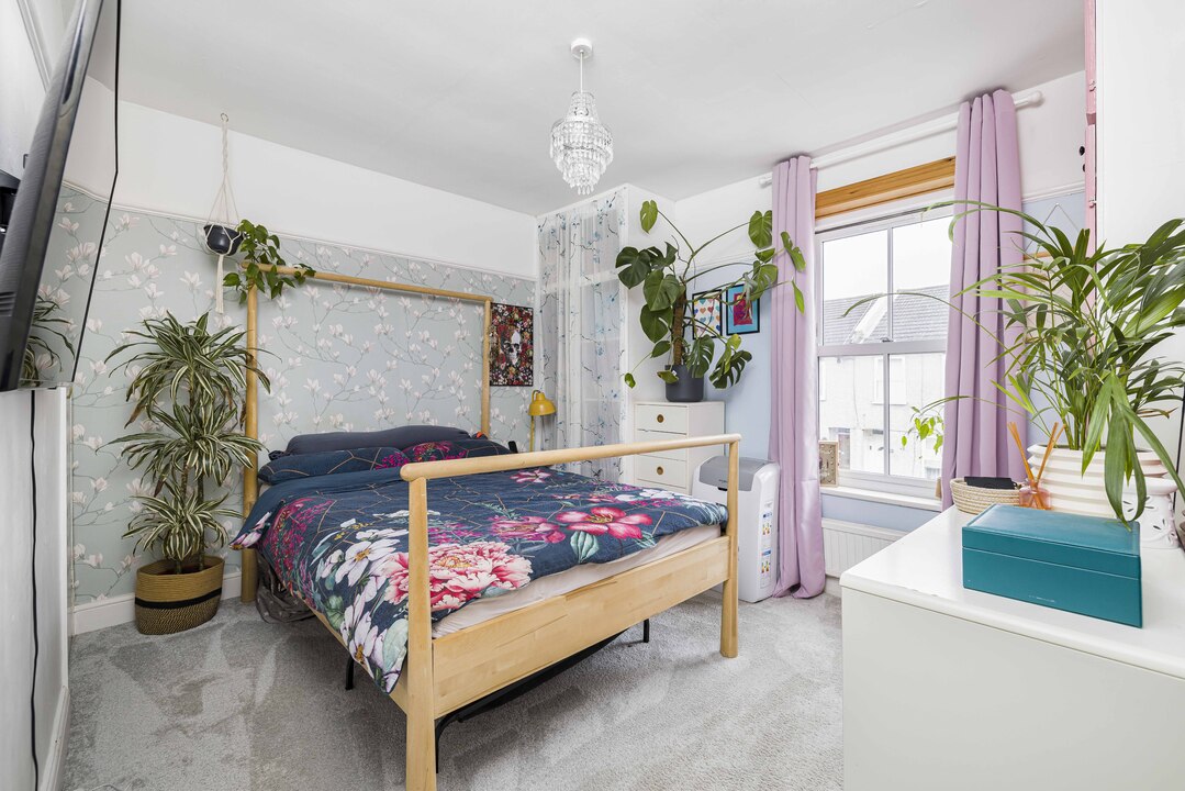 2 bed terraced house for sale in Cornwall Road, Croydon 4