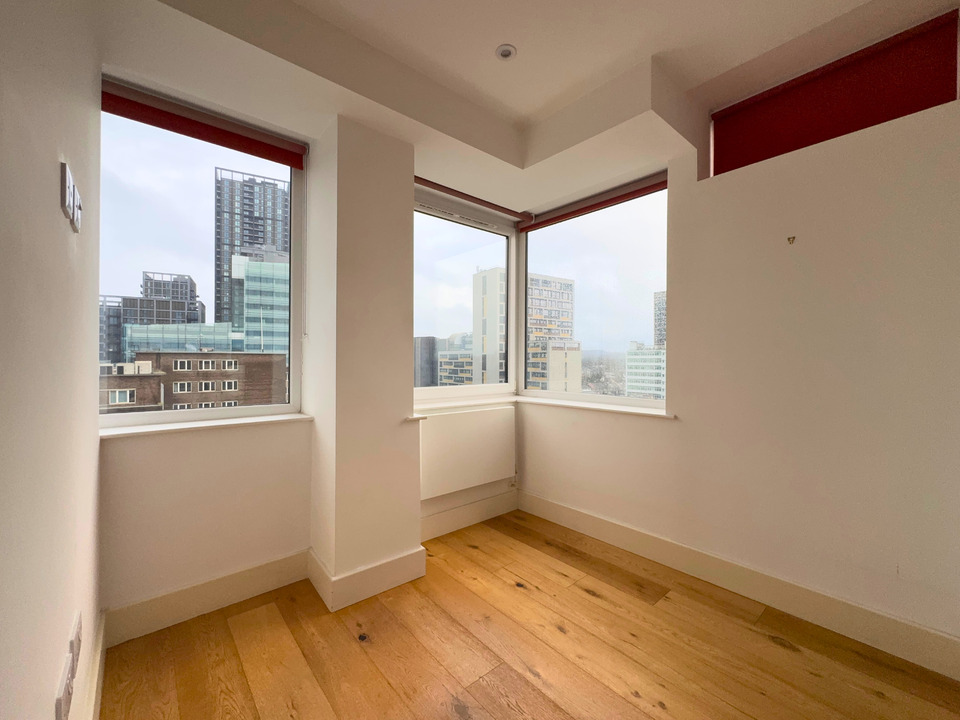 2 bed apartment to rent in High Street, Croydon 3