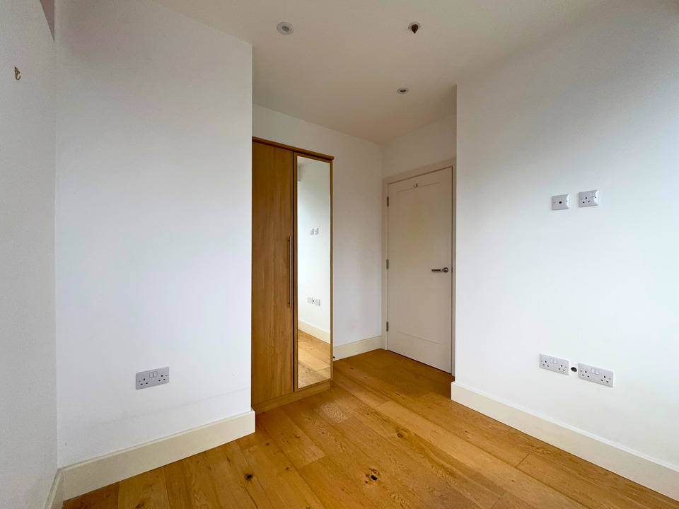 2 bed apartment to rent in High Street, Croydon 4