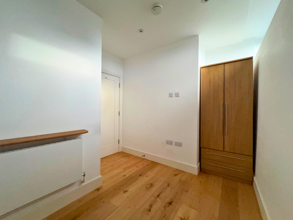 2 bed apartment to rent in High Street, Croydon 5