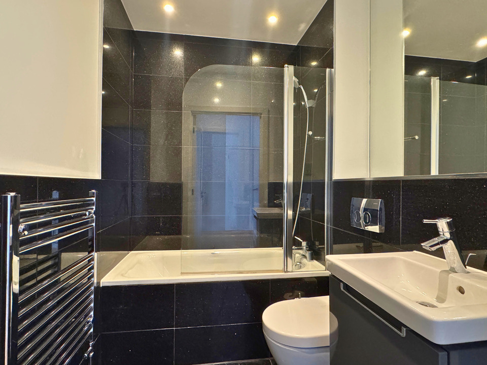 2 bed apartment to rent in High Street, Croydon 6