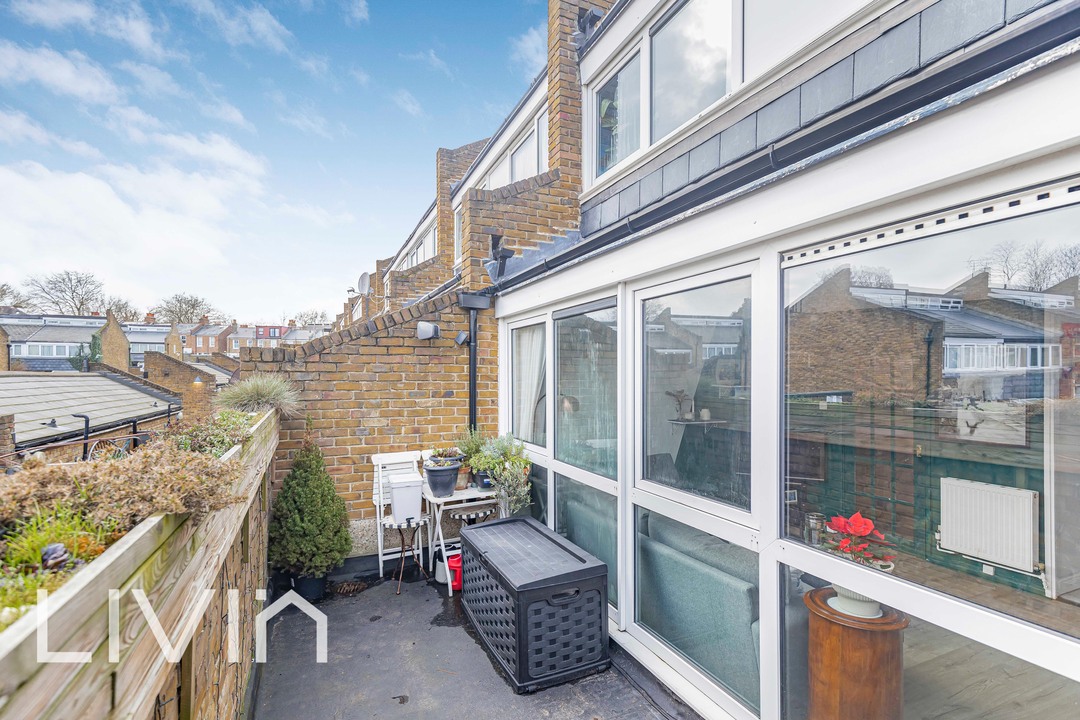 3 bed maisonette for sale in Woodvale Walk, London  - Property Image 10