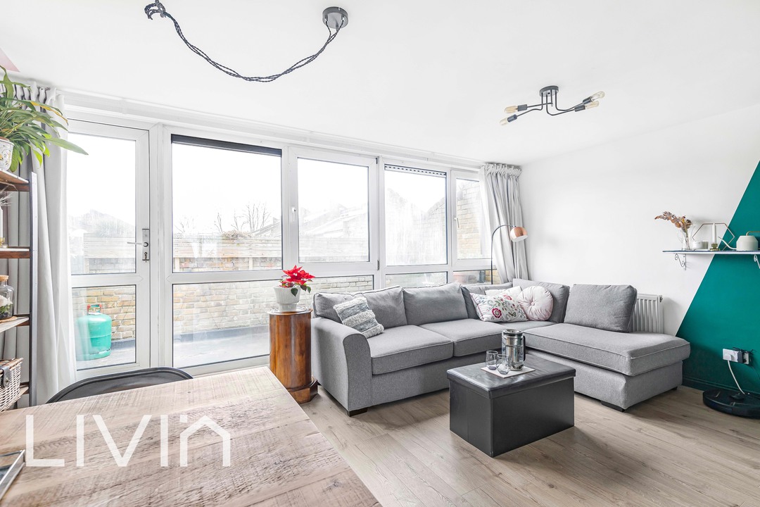 3 bed maisonette for sale in Woodvale Walk, London  - Property Image 1