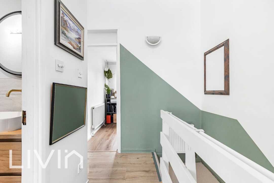 3 bed maisonette for sale in Woodvale Walk, London  - Property Image 11