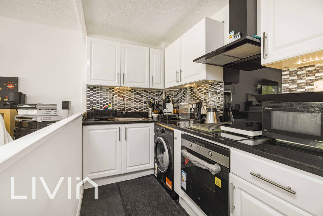 1 bed house for sale in Ardent Close, London  - Property Image 11