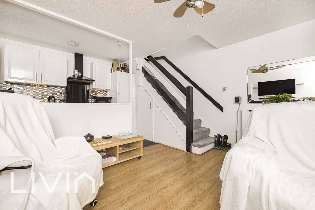 1 bed house for sale in Ardent Close, London  - Property Image 13