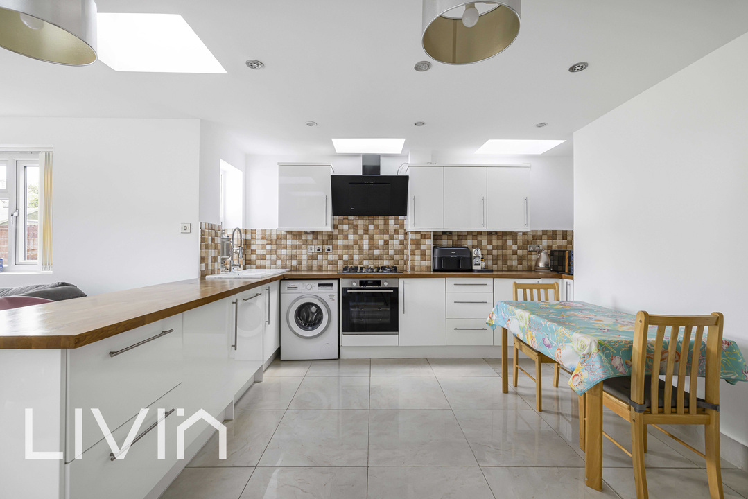 2 bed apartment for sale in Buxton Road, Thornton Heath 6