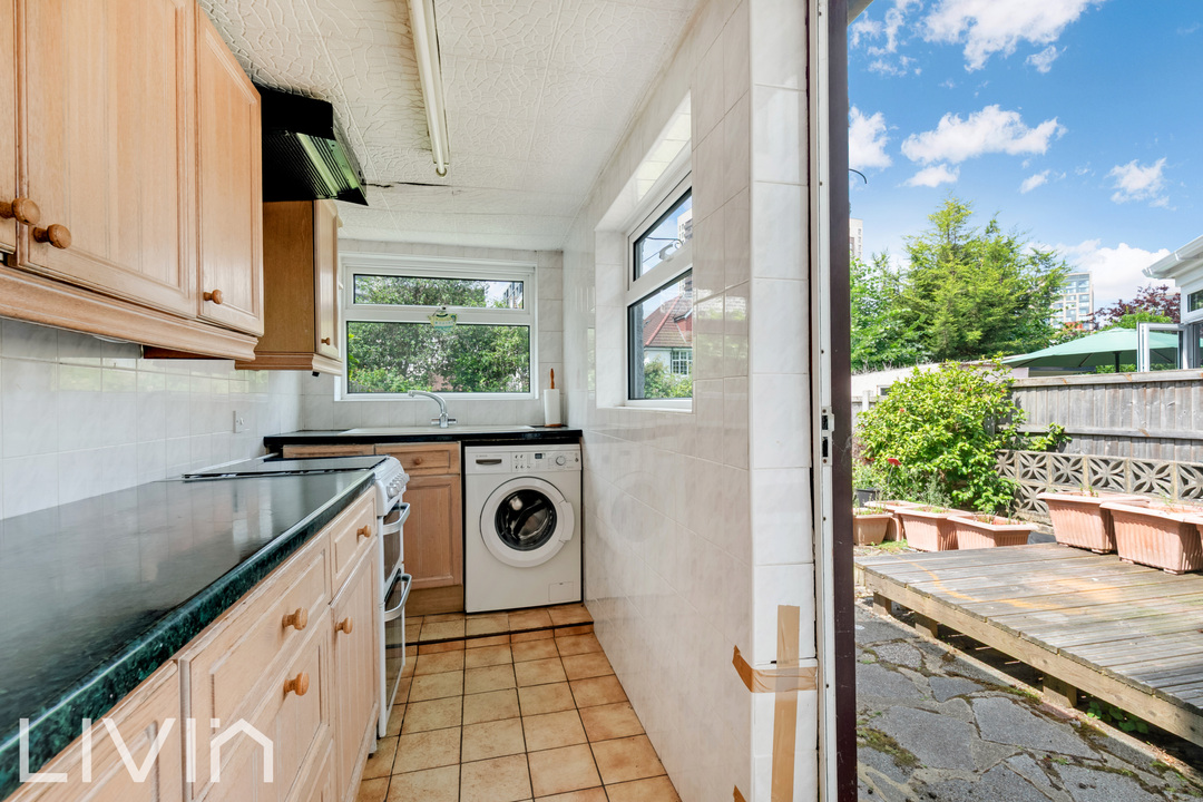 3 bed semi-detached house for sale in Brickwood Road, Croydon 6