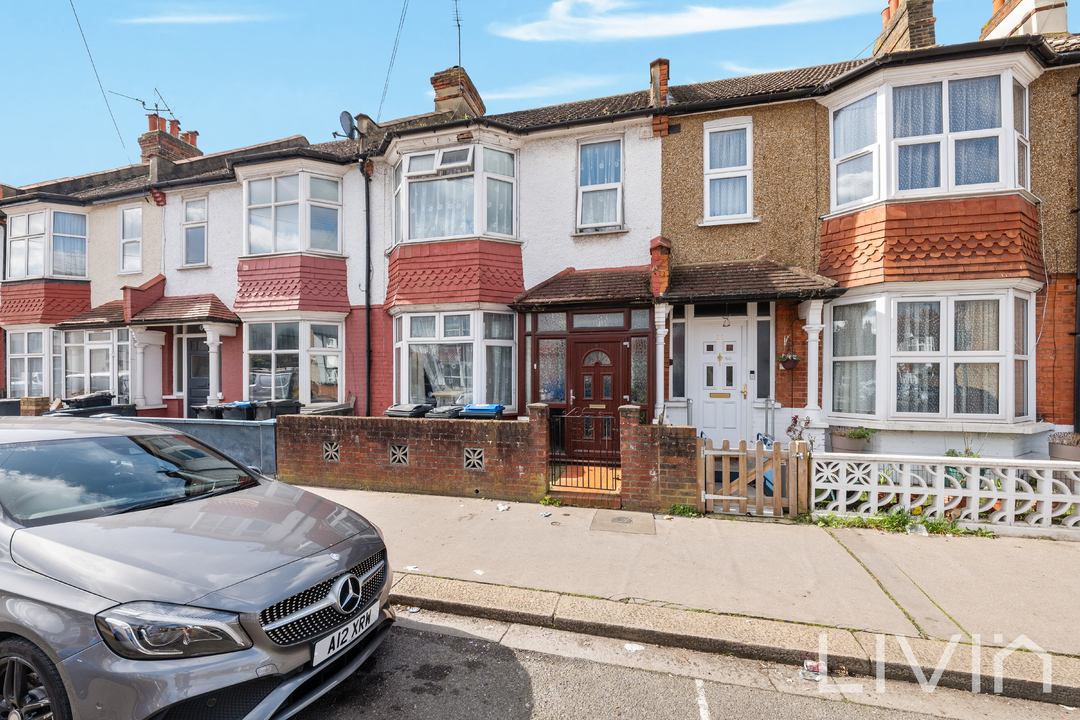 3 bed house for sale in Wiltshire Road, Thornton Heath  - Property Image 1