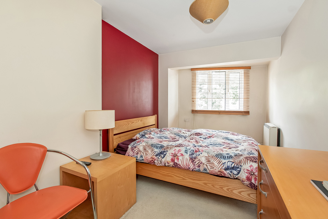 2 bed apartment for sale in Empire Court, London  - Property Image 4