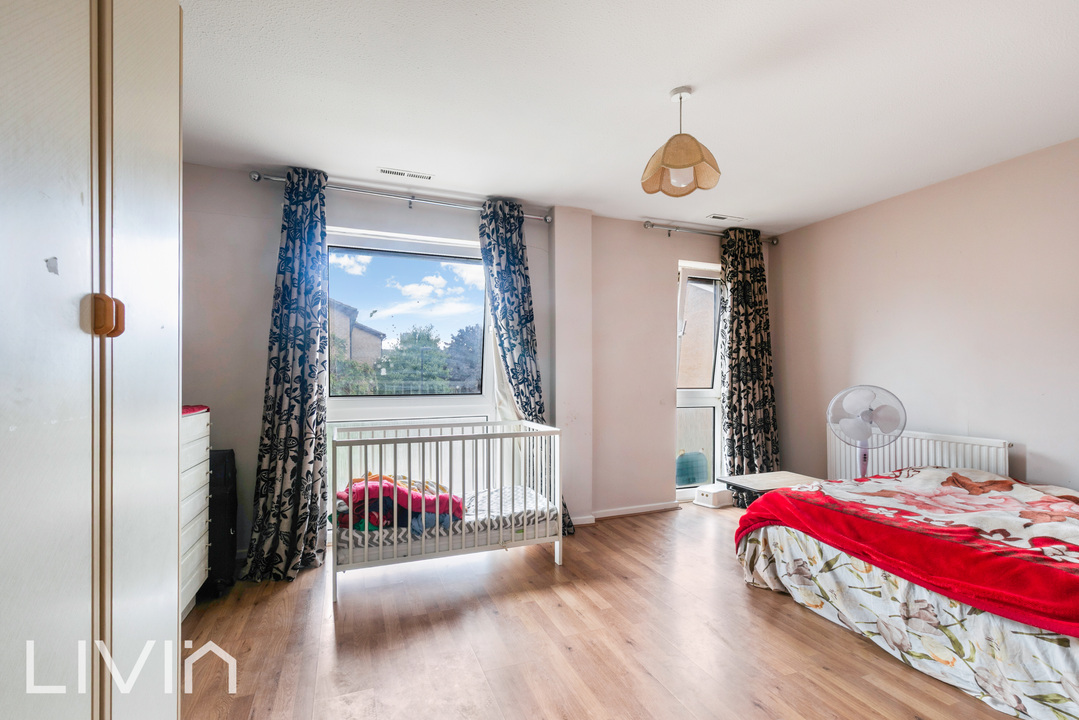 4 bed semi-detached house to rent in Park Hill Rise, Croydon  - Property Image 9