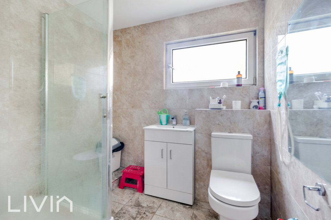 4 bed semi-detached house to rent in Park Hill Rise, Croydon  - Property Image 5