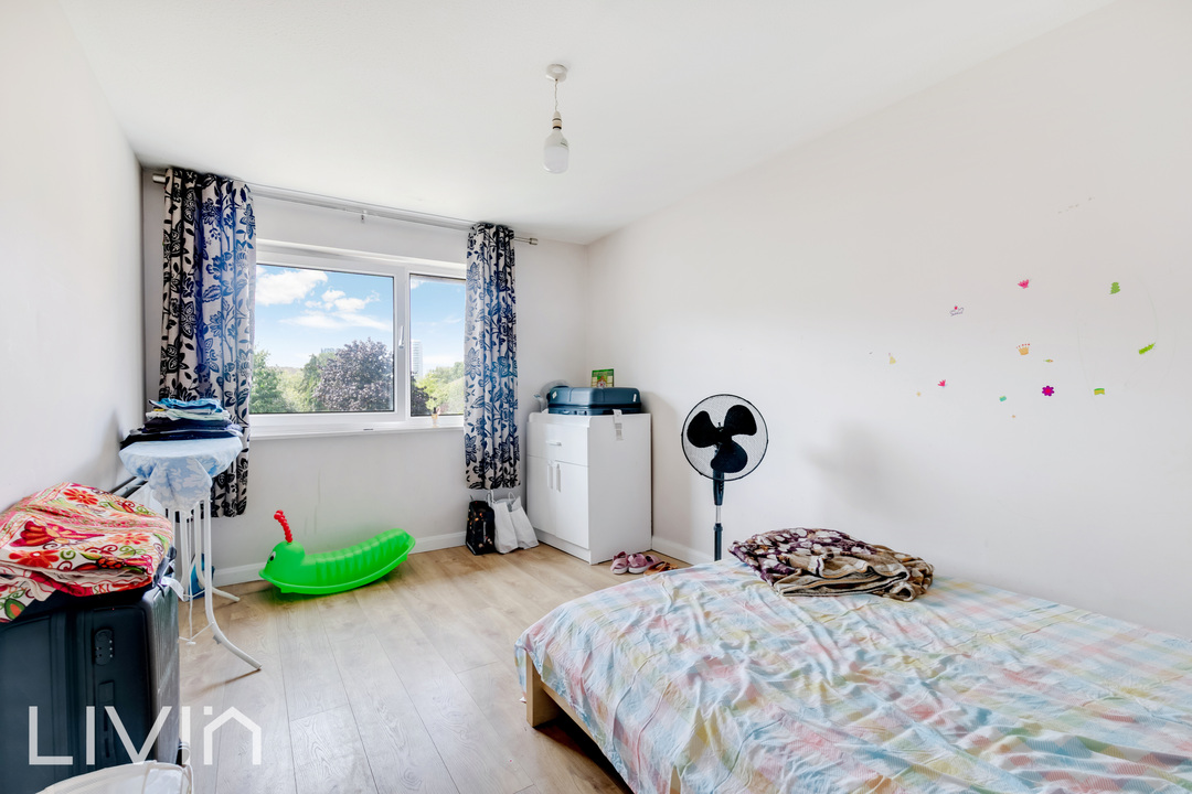 4 bed semi-detached house to rent in Park Hill Rise, Croydon  - Property Image 14