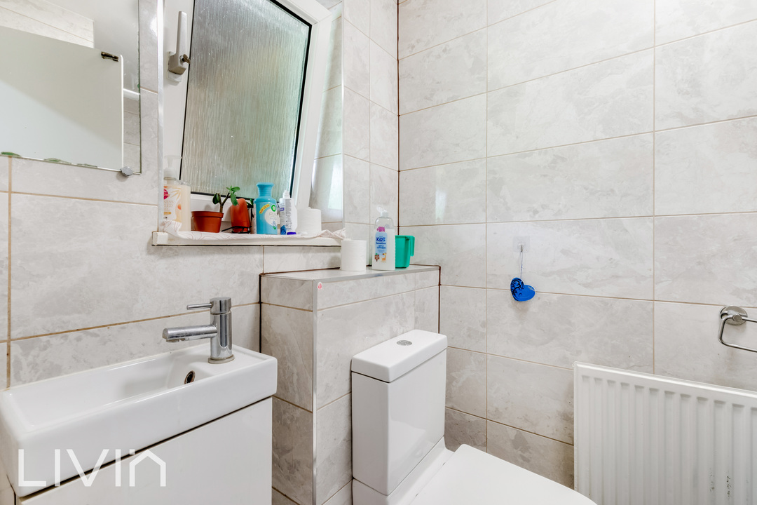 4 bed semi-detached house to rent in Park Hill Rise, Croydon  - Property Image 12