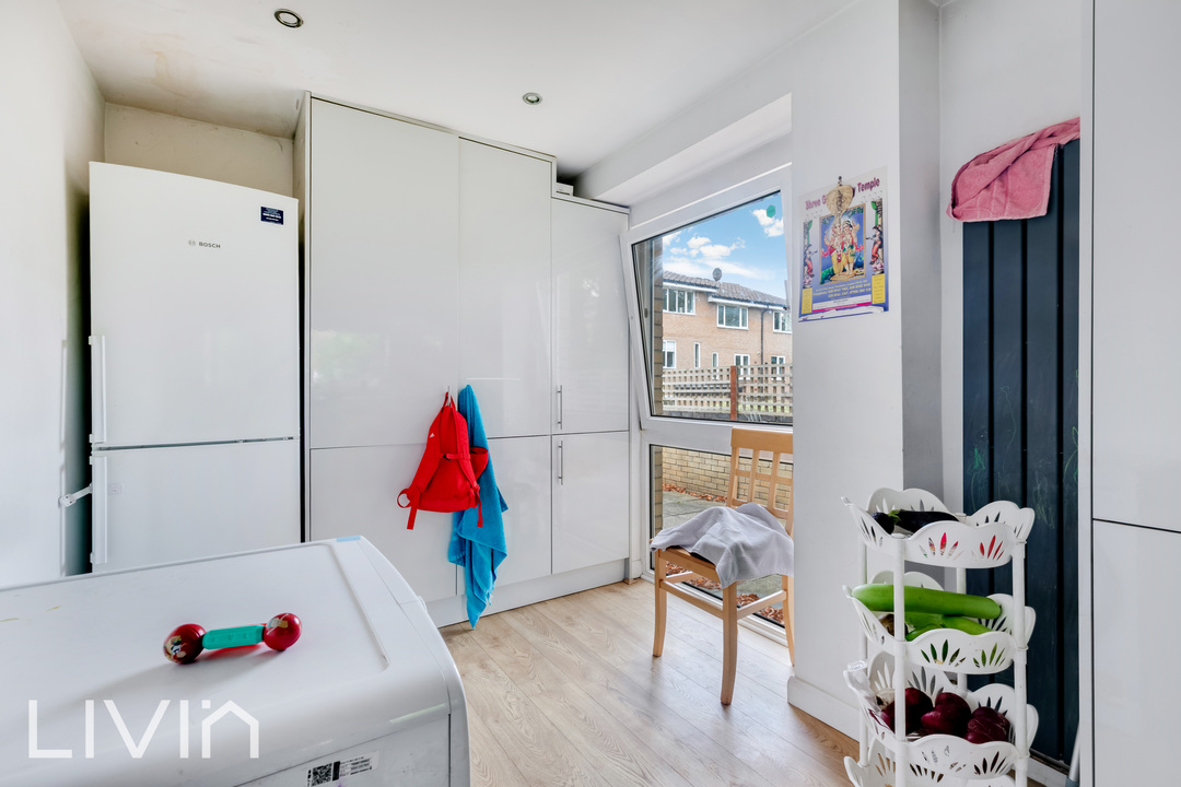 4 bed semi-detached house to rent in Park Hill Rise, Croydon  - Property Image 15