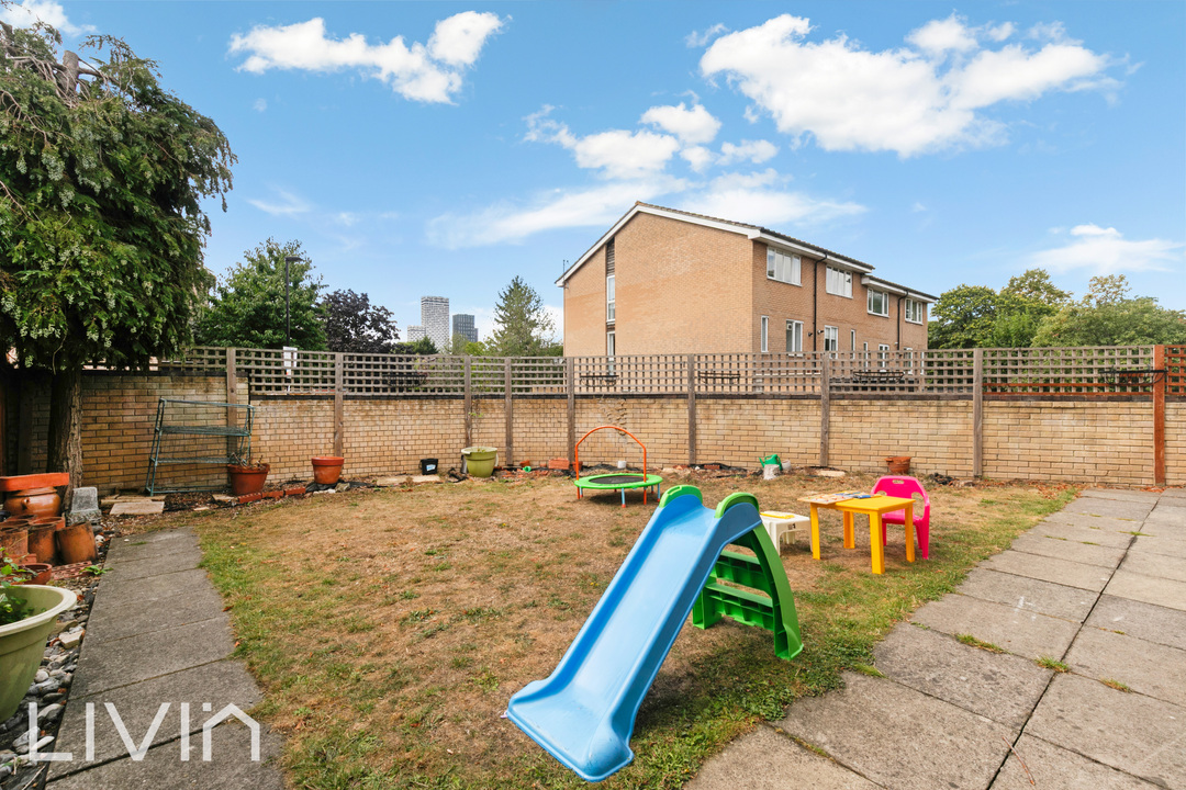4 bed semi-detached house to rent in Park Hill Rise, Croydon  - Property Image 18