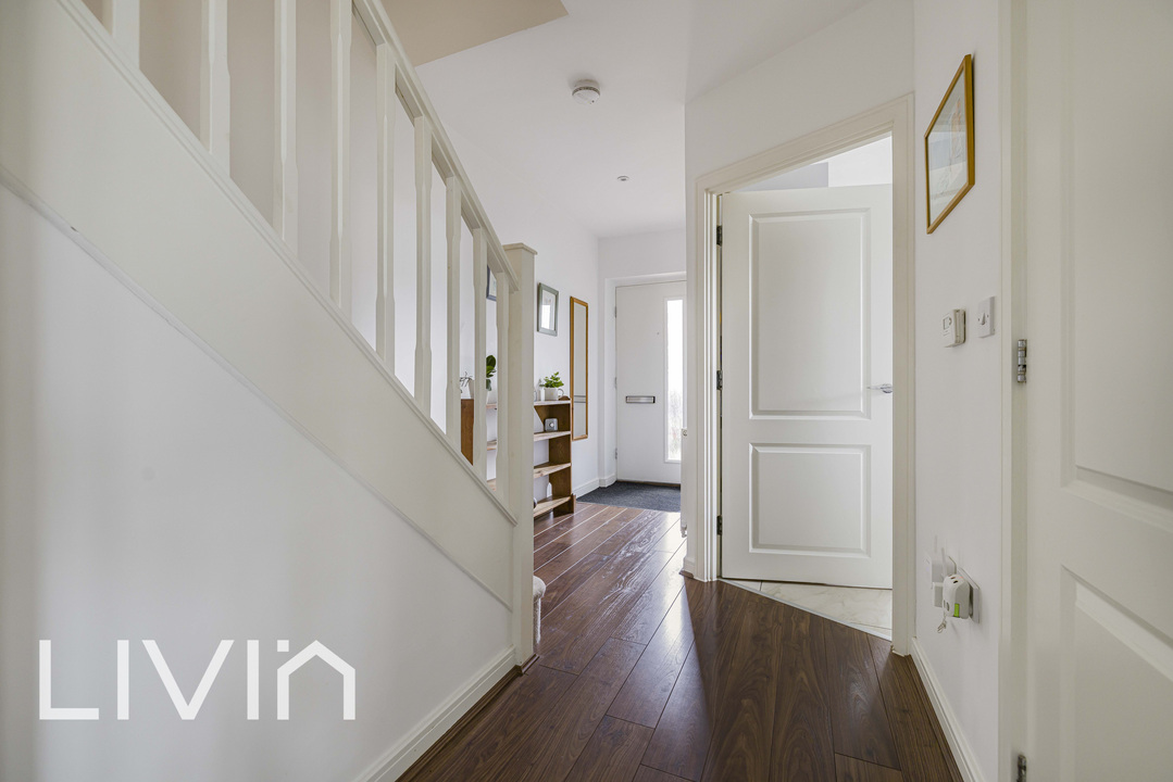 4 bed end of terrace house for sale in Nihill Place, Croydon 2