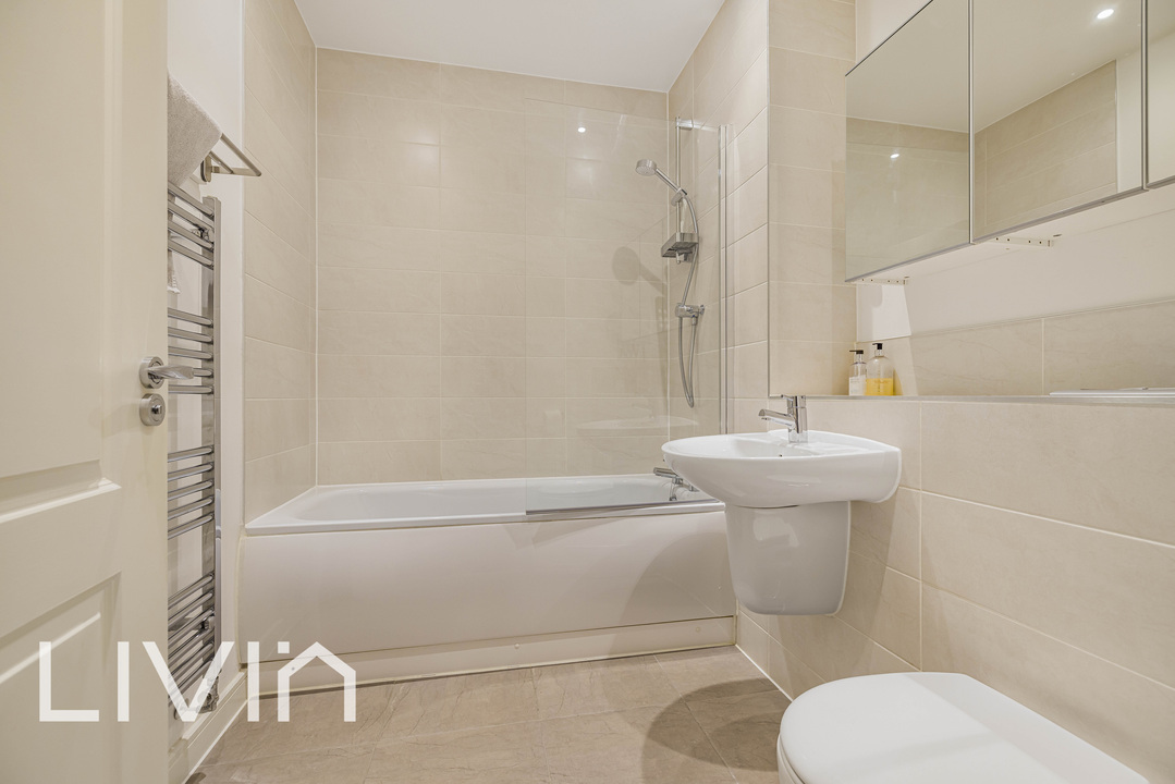 4 bed end of terrace house for sale in Nihill Place, Croydon 16